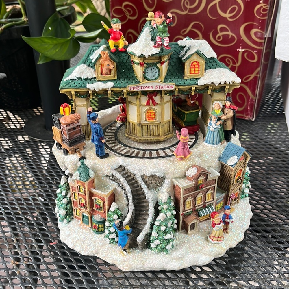 Vintage‎ San Francisco Music Box Company Victorian Village Train Station